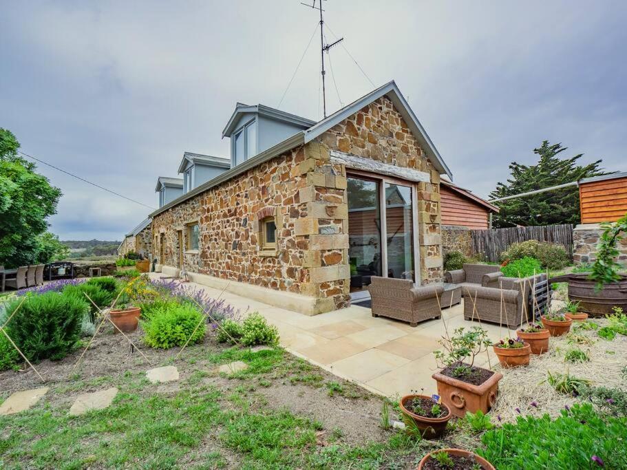 *Newly Relisted* Coach House At Lisdillon Vineyard Villa Little Swanport ภายนอก รูปภาพ