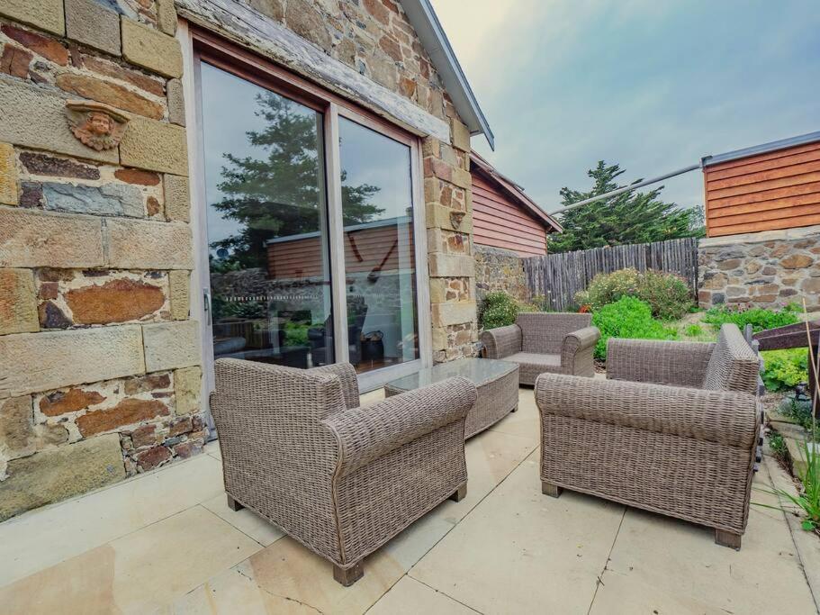 *Newly Relisted* Coach House At Lisdillon Vineyard Villa Little Swanport ภายนอก รูปภาพ