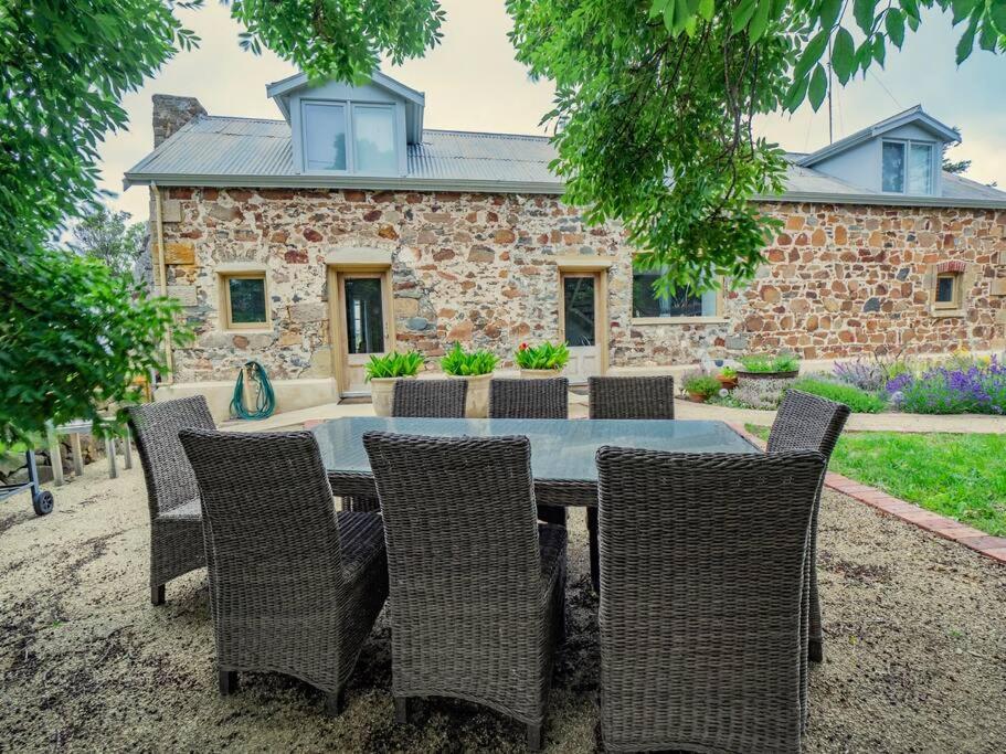 *Newly Relisted* Coach House At Lisdillon Vineyard Villa Little Swanport ภายนอก รูปภาพ